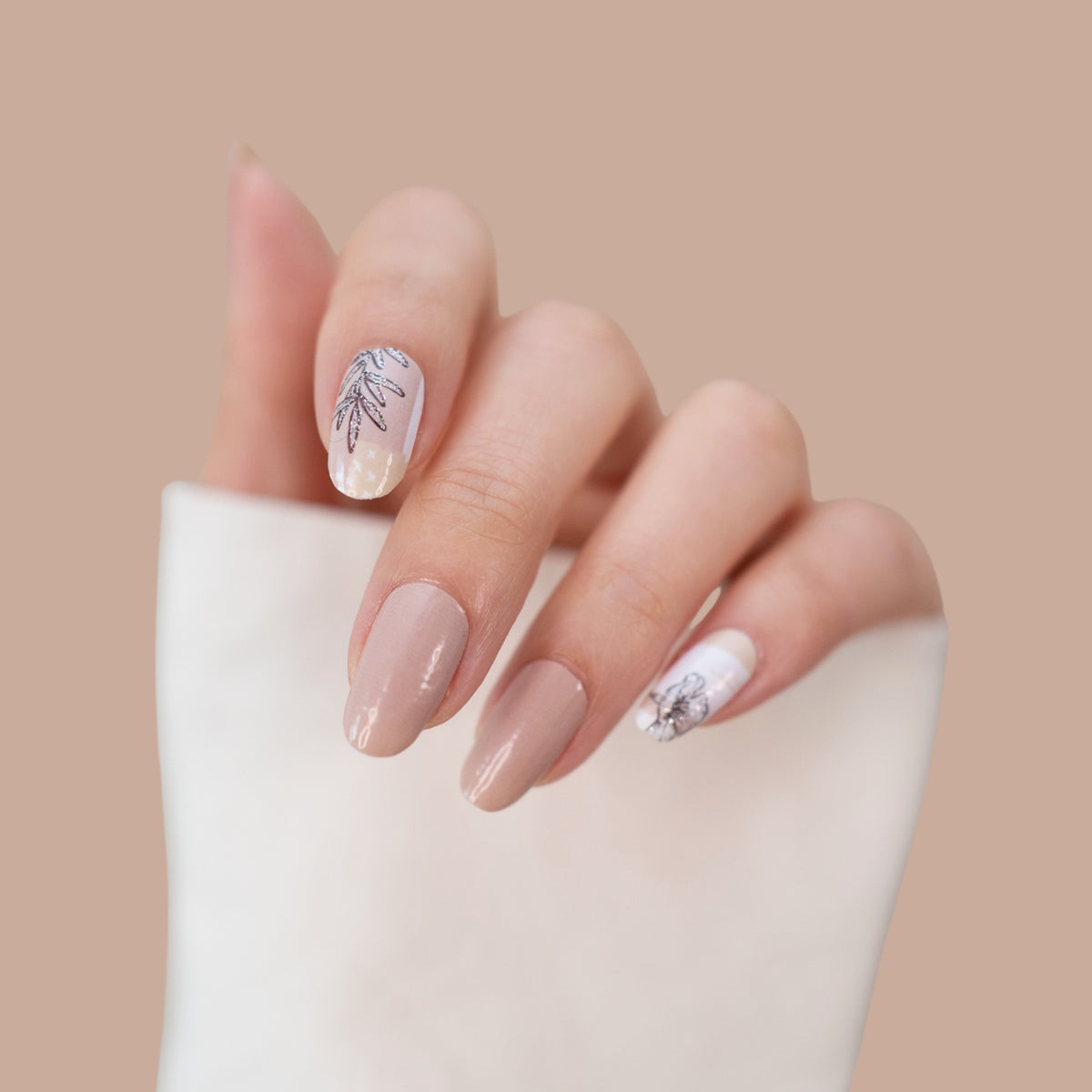 Nude lv nails